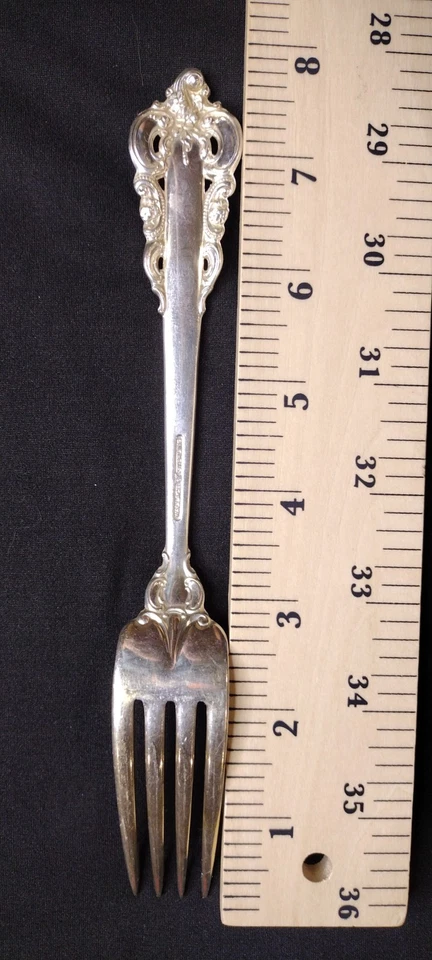 Horquilla regular Grande Baroque de Wallace Sterling, 8" sin monograma Foto 4 de 4