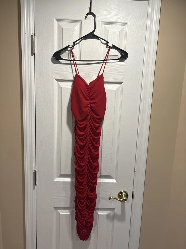 Maxi Vestido M by Max Azria Rojo Acanalado Bodycon Para Mujer Talla M Correa de Espagueti Foto 3 de 4