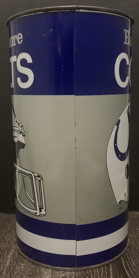 Capacete de futebol vintage Baltimore Colts lata de lixo de metal década de 1970 19” - Imagem 2 de 4
