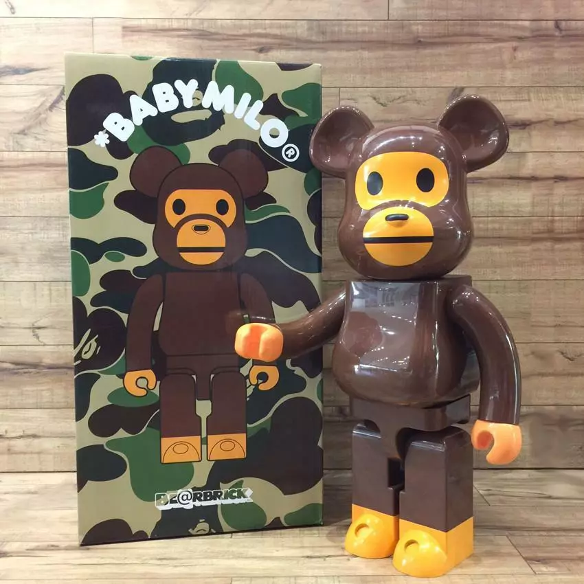 BEARBRICK BABY MILO ®︎ AND BANANA 1000％ be@rbrick bape a bathing ape supreme,  名牌, 飾物及配件- Carousell