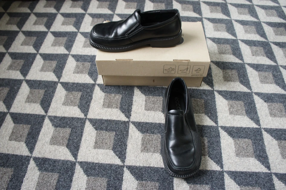 ECCO LITTLE KIDS JUNIOR ARLANDA SLIP ON SHOES LOAFER BLACK SIZE US 1 to 1.5  - Image 3 of 4