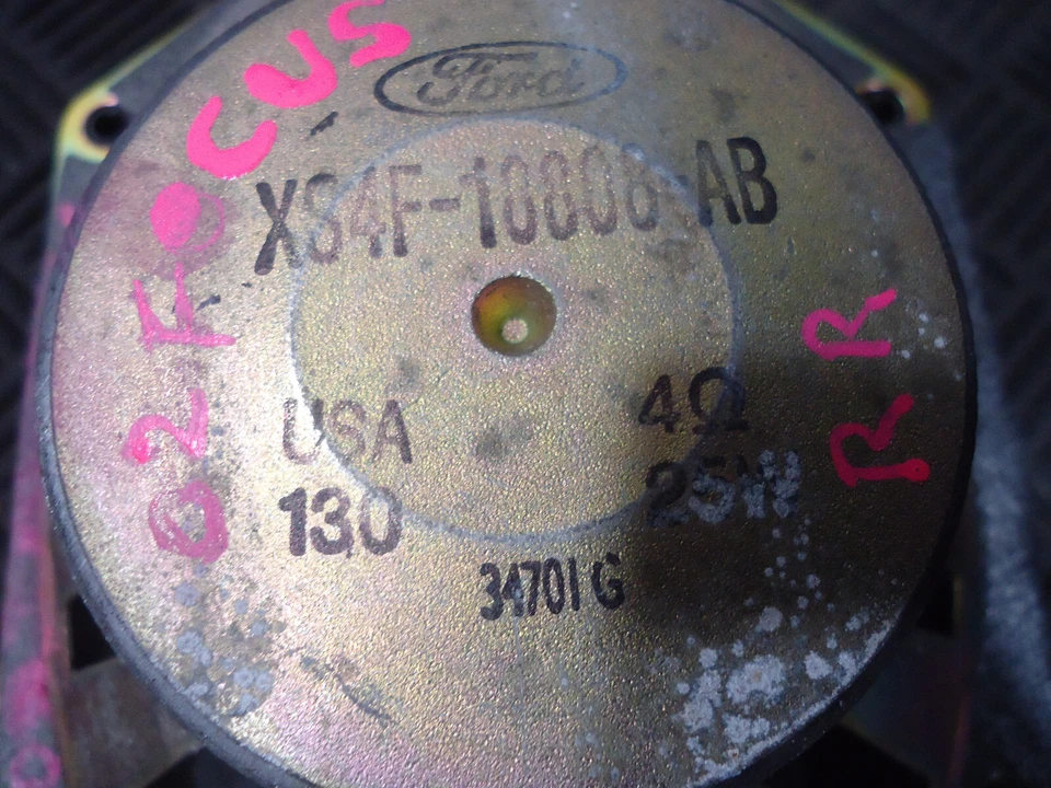 Ford Focus SE 2002 sedán altavoz puerta trasera derecha XS4F-18808-AB Foto 3 de 4