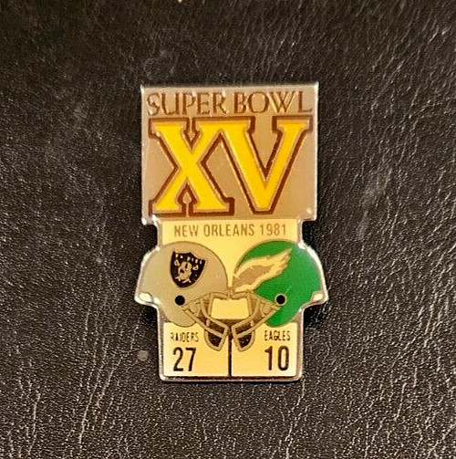 Vintage NFL Super Bowl XV (15) Starline Pin: Raiders v Philadelphia Eagles