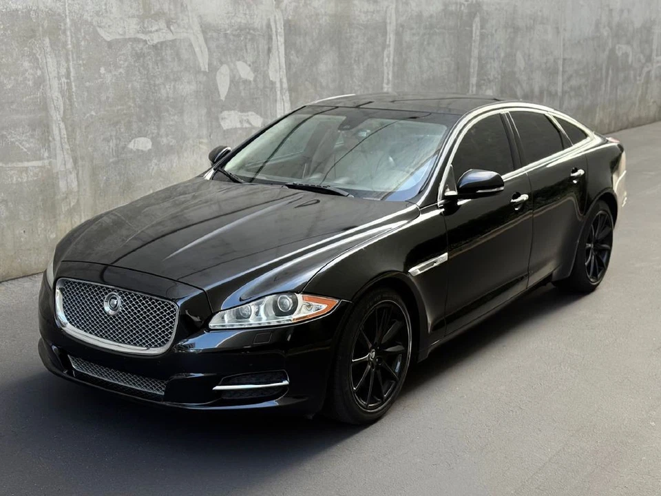 2011 Jaguar XJ  - Image 2 of 4