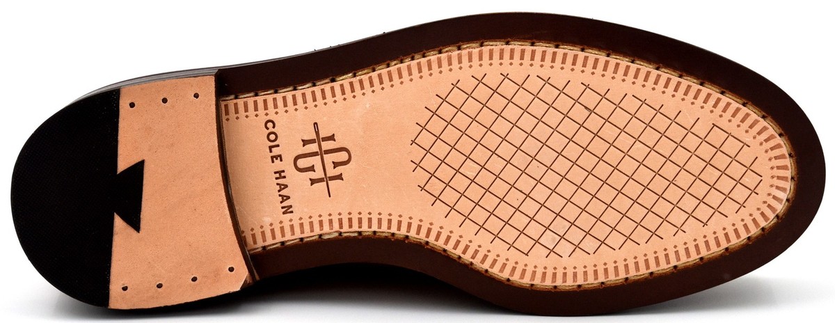 Cole Haan Men display picture 1
