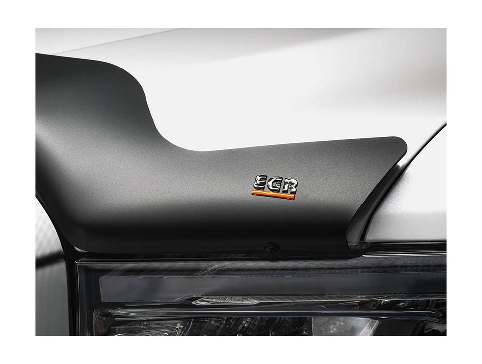 EGR Matte Black Superguard Bug Shield Fits 1999-2006 Chevy/ GMC 1500 Foto 4 de 4