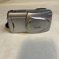Olympus CAMEDIA D-460 Zoom 1.3MP Digital Camera With Leather Case. Untested.