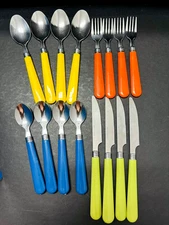 16 Piece Multicolor Plastic & Stainless Flatware Place Setting Fork Spoon Knife