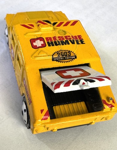 2 Vtg 2003 Special Edition MATCHBOX  Yellow Rescue Humvee Hummer Ambulances - Picture 9 of 12