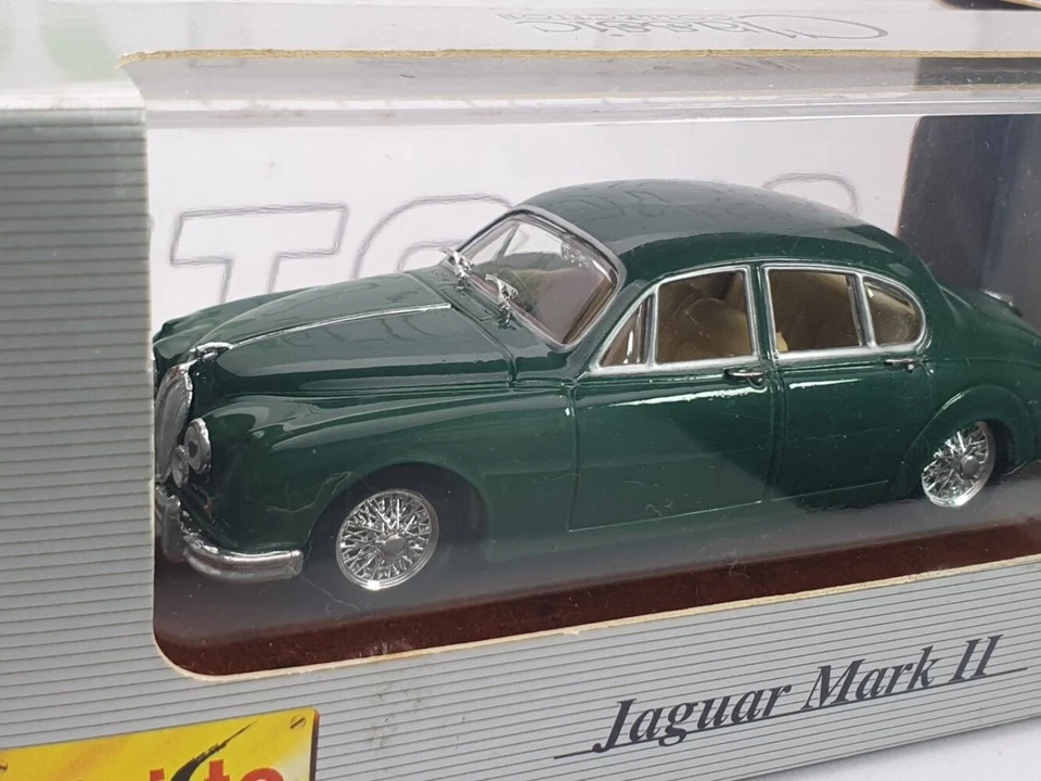 Jaguar MK2 Maisto 1/43 Verde 1959 - Immagine 2 di 3