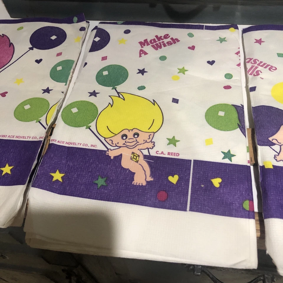 Vintage 1992 TREASURE TROLLS Lot Of 4 Paper Table Cover 52x96 NEW - Image 3 of 4