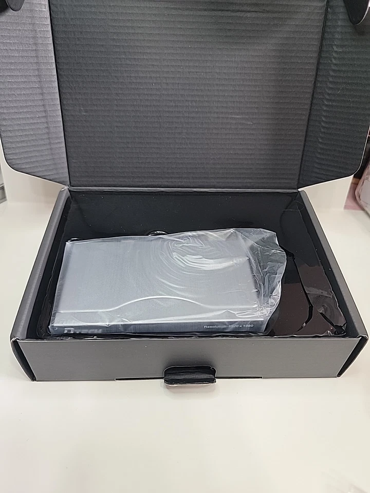 DTECH Powered 2 Port - 1 to 2 VGA Duplicator Splitter 1x2 - 250 MHz - Image 4 of 4