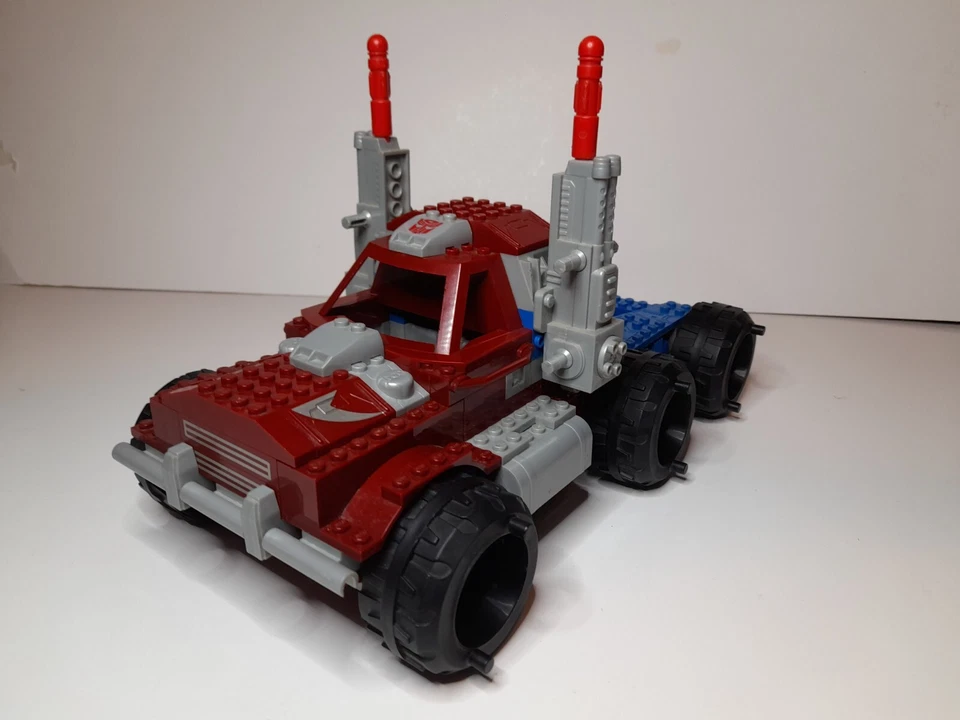 Transformers Armada: B.T.R Optimus Prime (Used, 100% Complete) - Image 2 of 4