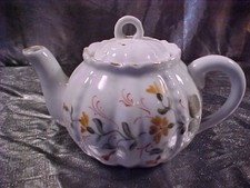 19th Century Sprig 1.5 cup Teapot