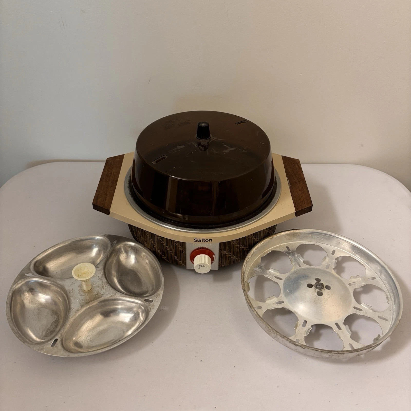 Vintage Salton Egg-O-Matic Deluxe Egg Cooker Poacher Model ER-1 Hard Boiler