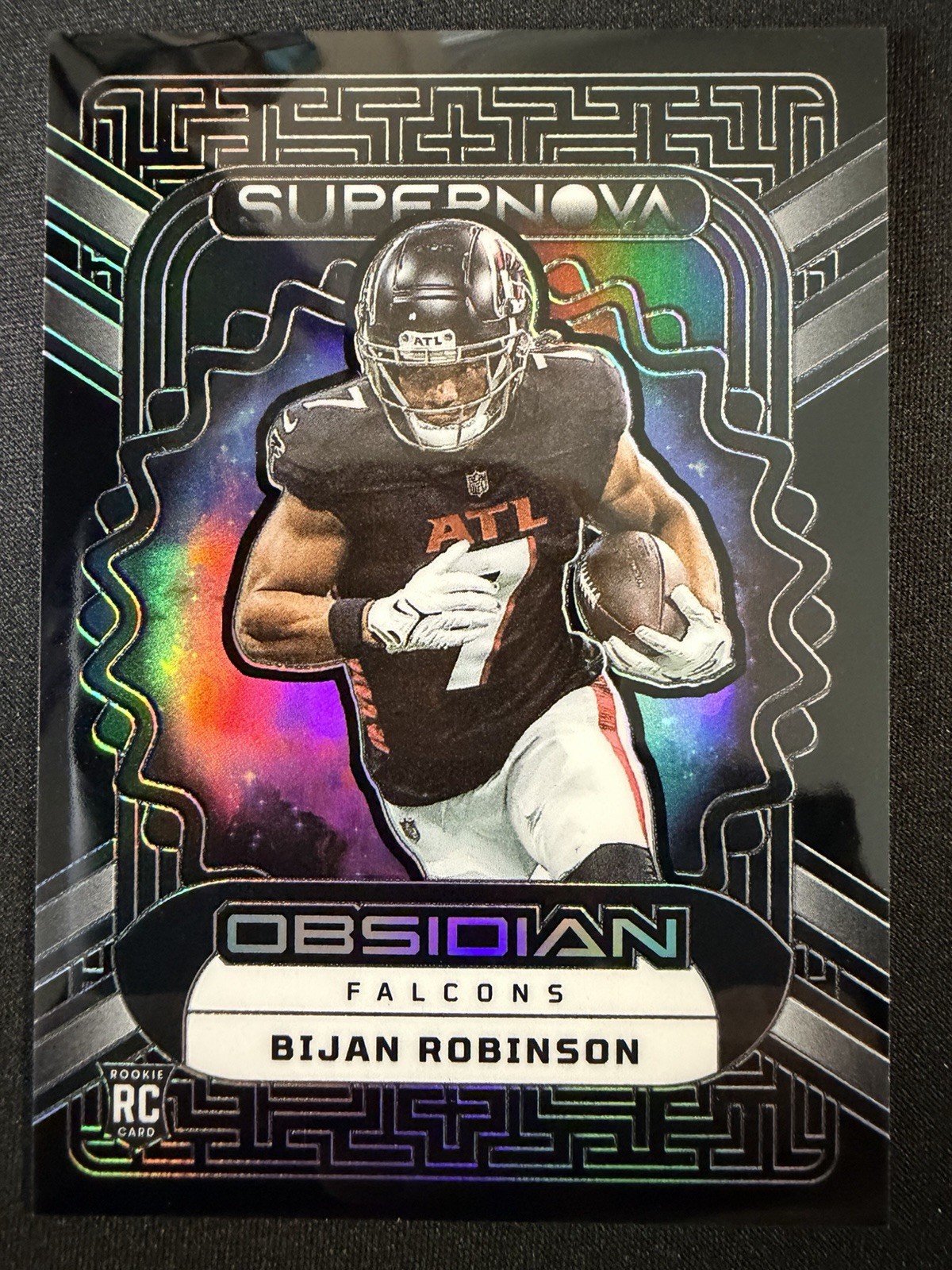 BIJAN ROBINSON Rookie 2023 Panini Obsidian Supernova /135 Etch Holo RC #11