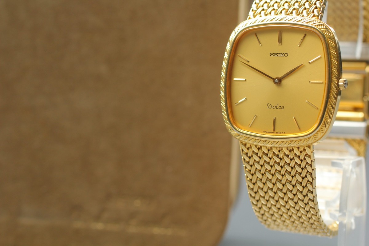 vintage SEIKO Dolce 腕時計 8N40-5040 gold MINT w/Case] SEIKO Dolce 8N40-5040 Vintage Gold Quartz Men's