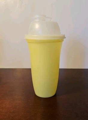 Vintage Tupperware Yellow Shaker Mixer Bottle with Lid & Insert - #844-4 EUC