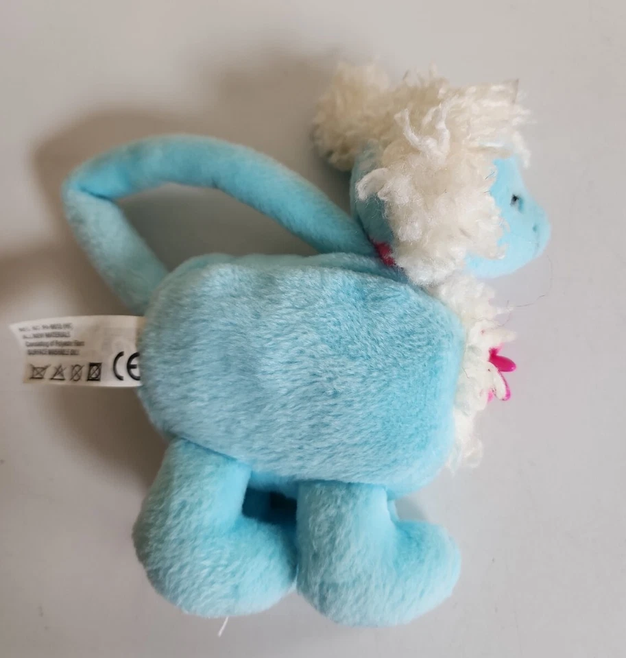 Genuino Mattel Barbie Caniche Perro Cartera Bolso de Mano Peluche De Colección 2002 Azul Blanco 5" Foto 2 de 4