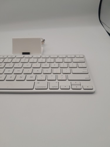 Apple A1359 Keyboard Dock Stand For iPad, iPod - Great Condition! - Afbeelding 7 van 7