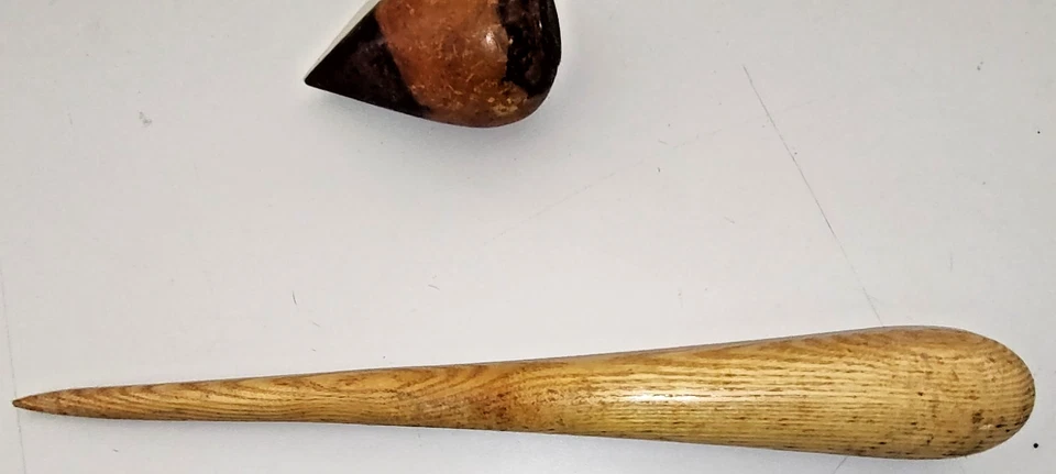 3 Antique Wooden Plumbers Turn Pins, Tool Tampion - Image 2 of 4