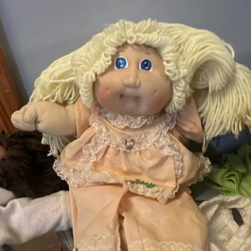 Cabbage Patch Kids 1985 Blonde Yarn Hair Peach Dress Signed Xavier Roberts Doll