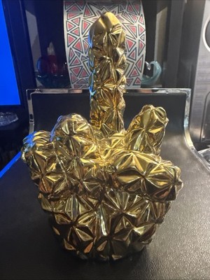 Ceramic metal gold plated ceramic pineapple cut middle finger