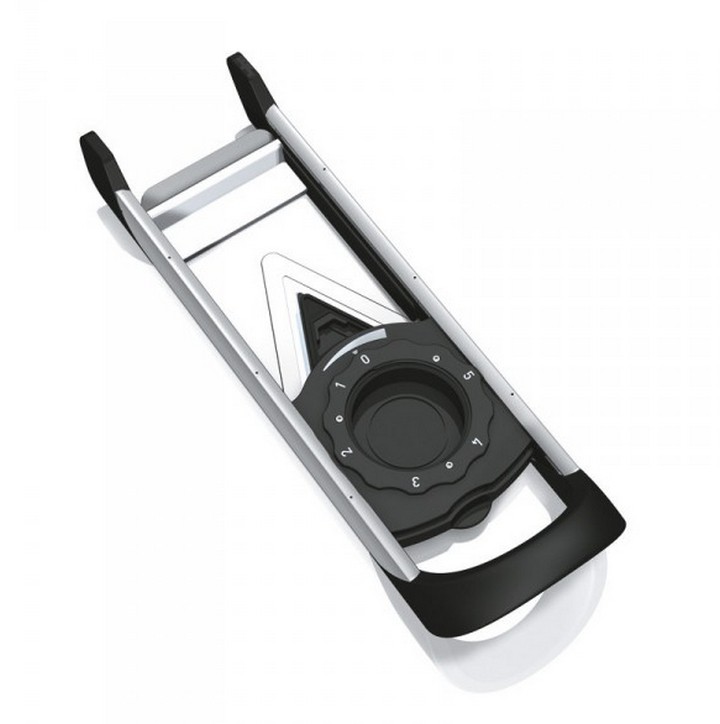 Mandoline Gefu 55700 noire pour trancher sans effort et en sécurité