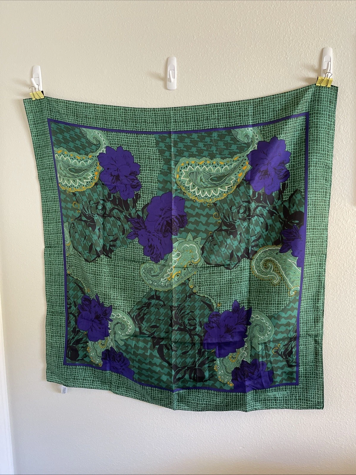 Christian Dior écharpe en soie cachemire à fleurs violettes teintes vertes authentique 31x31