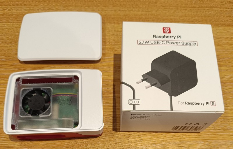 Raspberry Pi 5 8GB  + Official Active Cooler Case + Official USB-C power supply