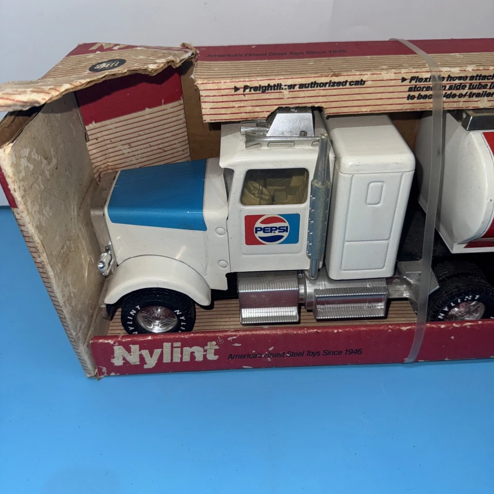 VINTAGE 1987 NYLINT PEPSI TANKER Semi Truck Trailer NOS NIB Original Box # 315 - Image 3 of 4