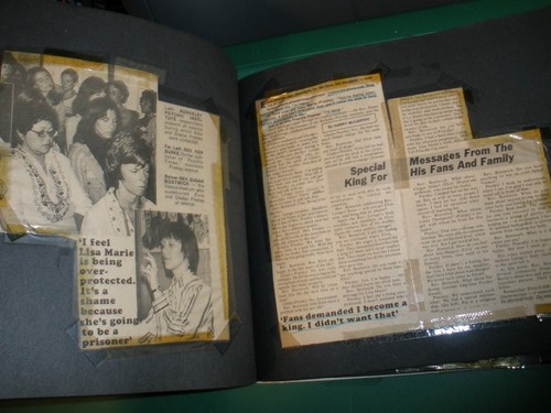 Vintage Elvis Presley Scrapbook Newspaper Clippings 14"x11" - Picture 13 of 14