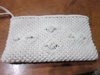 NWOT OFF WHITE.CROCHET CLUCH BAG HANDLE AND 1-COMPARTMENT INSIDE