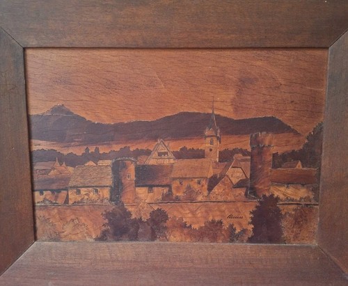 Tableau EN marqueterie sur bois paysage village. Broche signée Clauss - Photo 9 sur 10