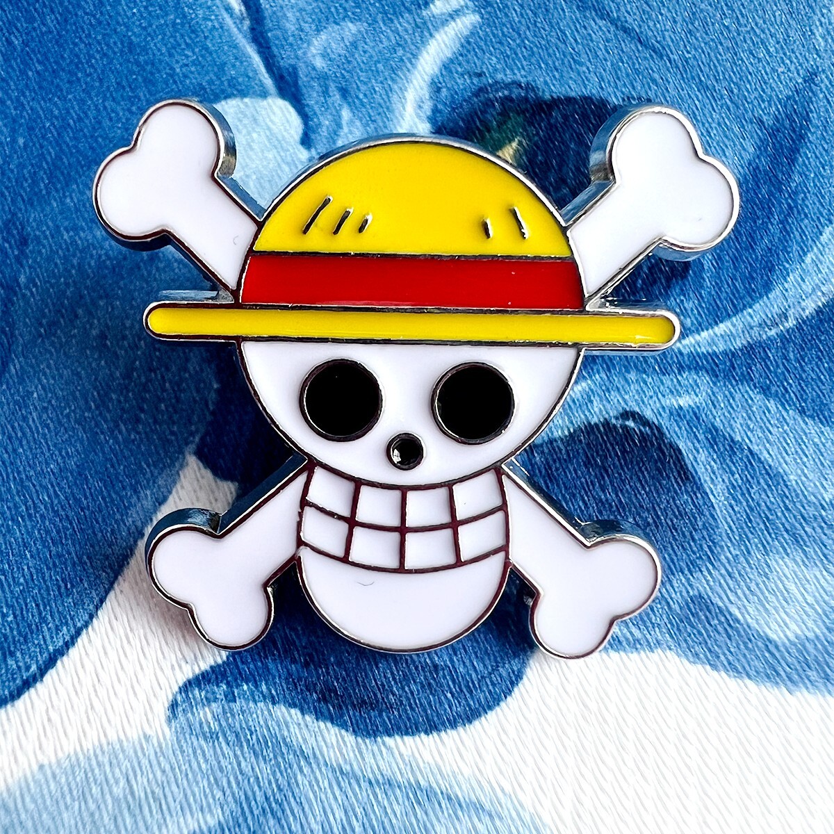 ONE PIECE LUFFY LUCKY CAT Enamel Pin, Cool Anime Pins, Pirate Pin