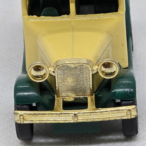 Corgi Bedford Bus Whitbread Best Bitter Logos Used - Picture 8 of 17