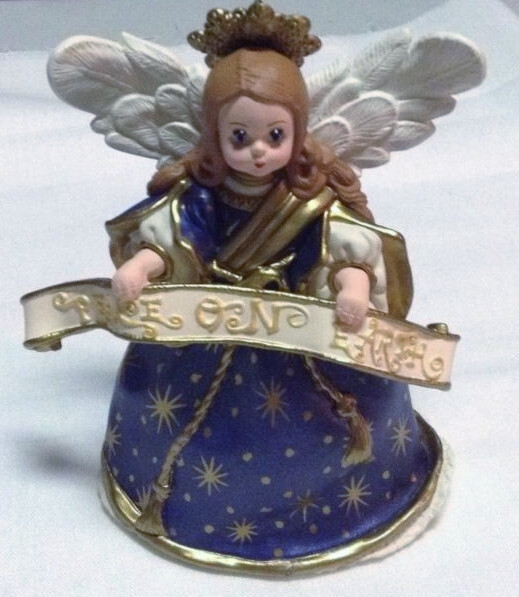1999/Angel of Nativity/Peace on Earth  Hallmark Ornament for Madame Alexander
