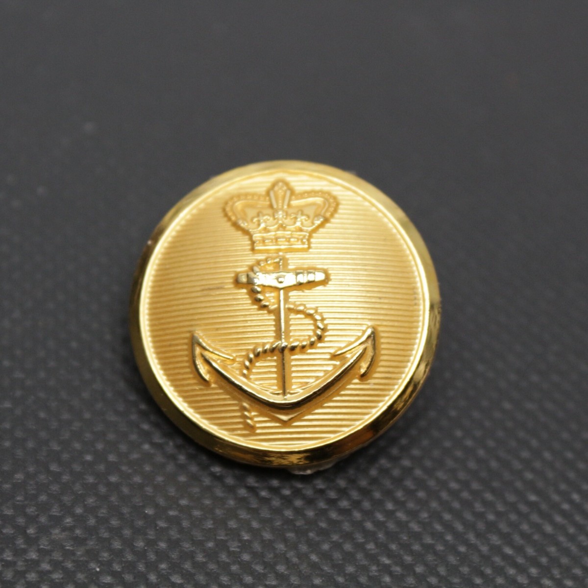 London badge button 金ボタン ブレザーに！