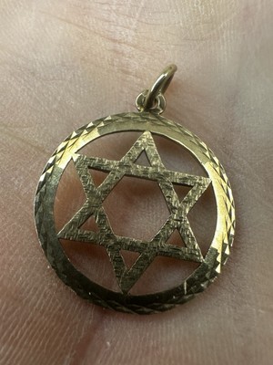 9ct .375 St Christopher Pendant Yellow Gold Medallion Ship Worldwide