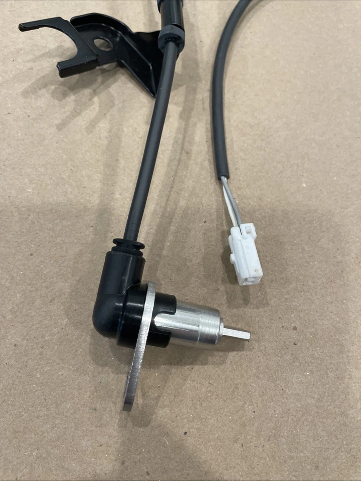 Nuevo sensor ABS trasero izquierdo OEM MAZDA (G06T-43-72Y) || 1995-1997 Mazda 626 y MX-6 Foto 2 de 4