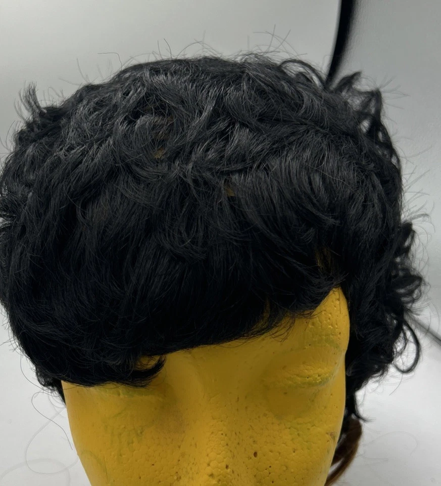 Peluca negra retro corta en capas para mujer con reflejos rojos en la parte posterior Foto 4 de 4