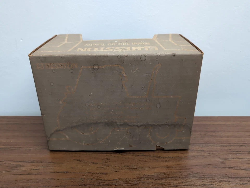 1/16 Scale Models Farm Toy Hesston 100-90 tractor  - Image 4 of 4