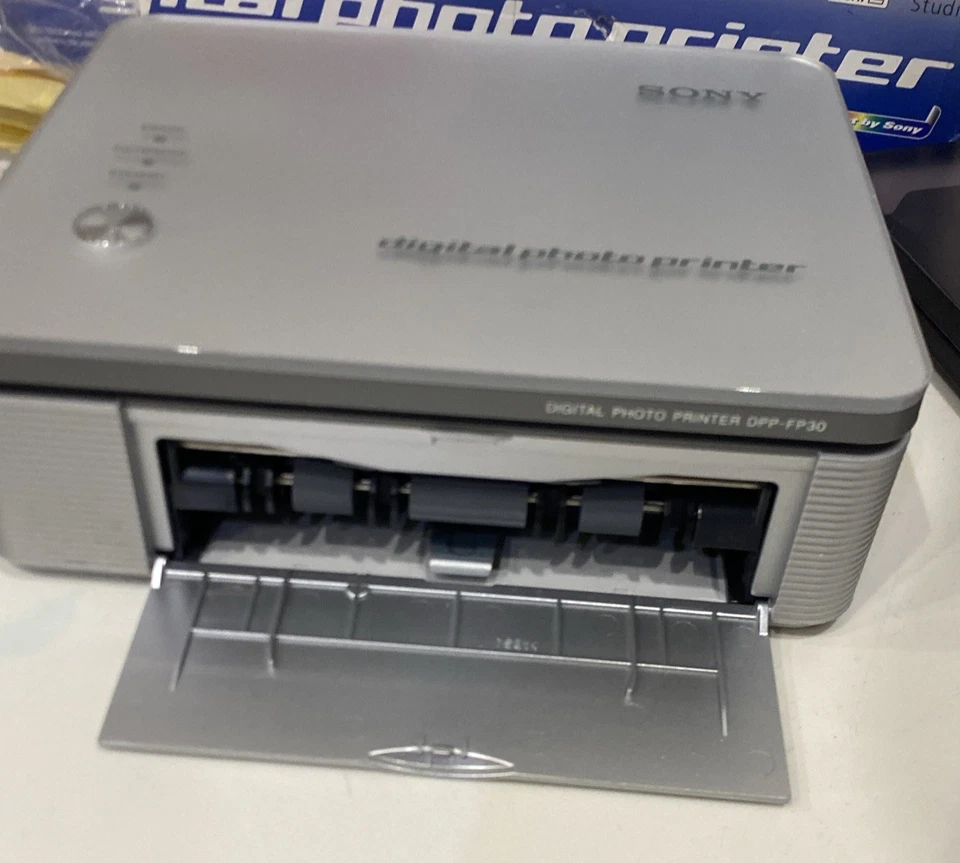 Boxed Sony DPP-FP30 Photo Printer w/Photo Gloss Paper and instru Tested Working - Image 4 of 4