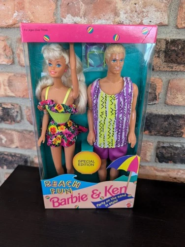 Vintage Beach Fun Barbie & Ken Gift Set #11481 Special Edition '93 w/ Sunglasses