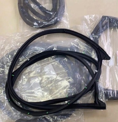 ロールシール フルコンプ Door Seal Corolla 2020-2026 67862-02330 Front Left LH fits E210