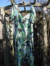 SIZE 26 Mid length floral short sleeved summer dress Tu