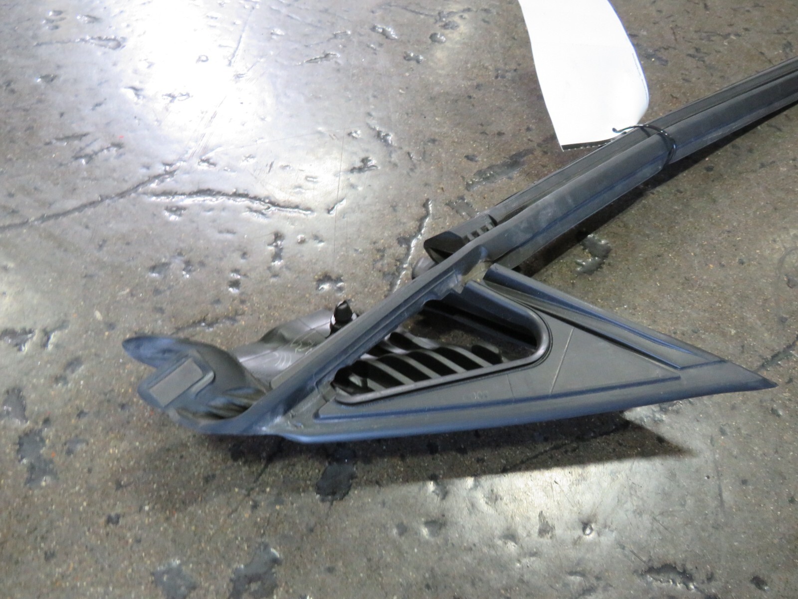 Ferrari Portofino, RH, Outer Glass Scraper Molding, Used, P/N 89107900
