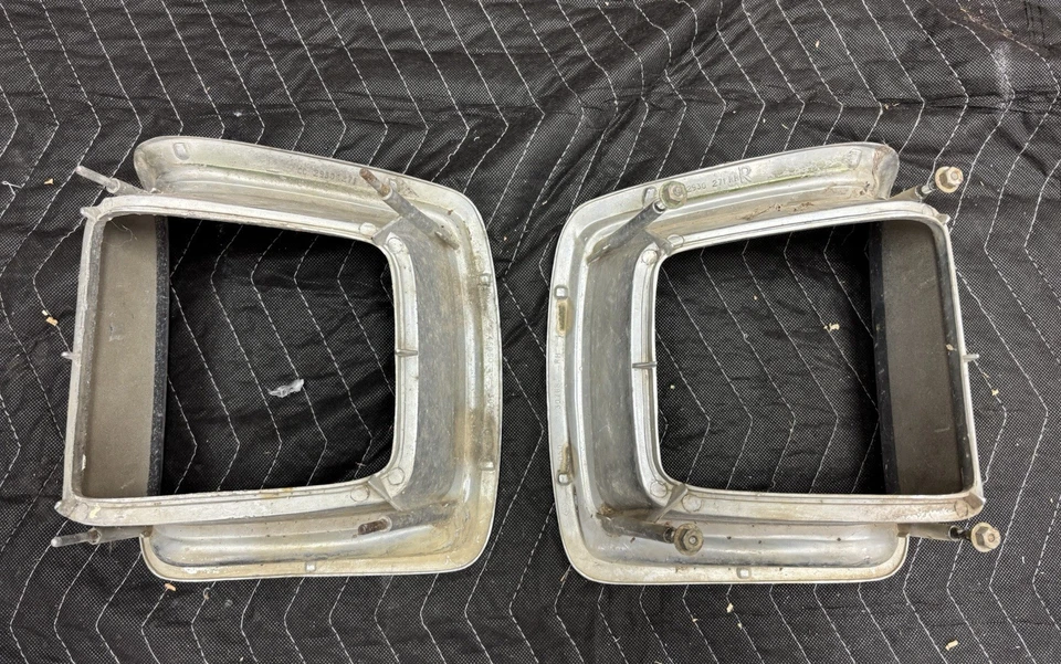 69 biseles de luz trasera Plymouth GTX 1969 - LF conductor y pasajero RT Foto 2 de 4