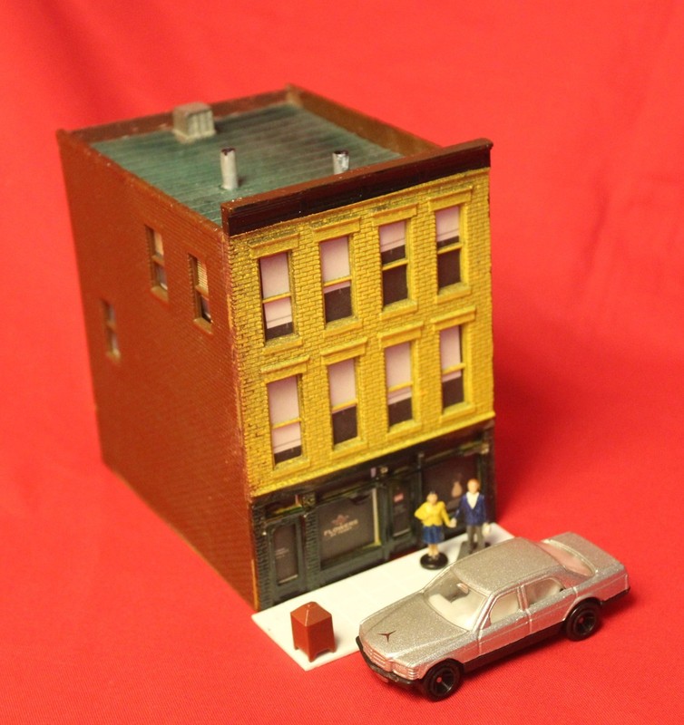 3-Story Florist & Wedding Store, Ads Front Windows & Couple Leaving in Car - HO