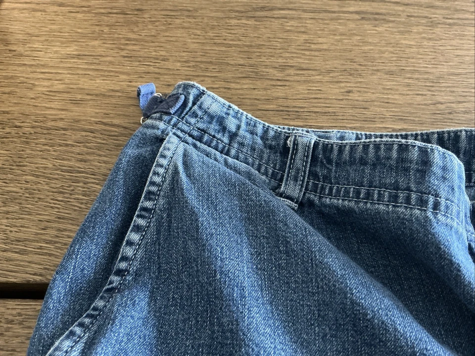 Vintage Lord and Taylor Blue Denim Shorts Size 10 - Missing Button - Image 4 of 4